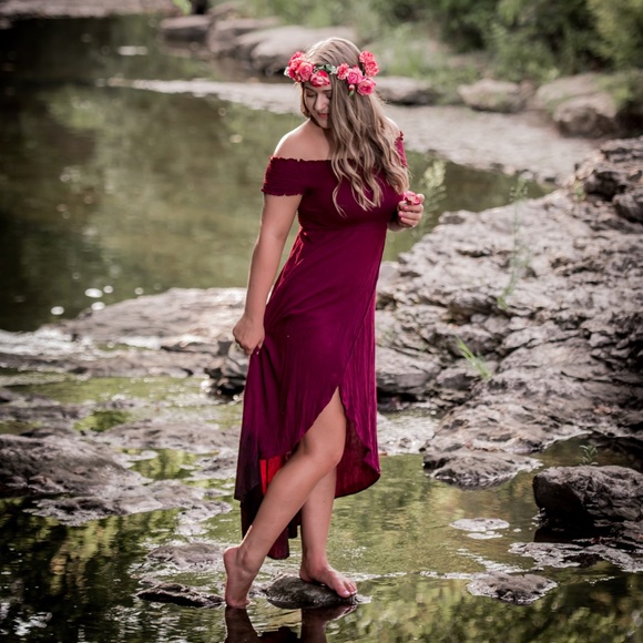 Off the Shoulder Maxi-dress - Picture 2 of 3